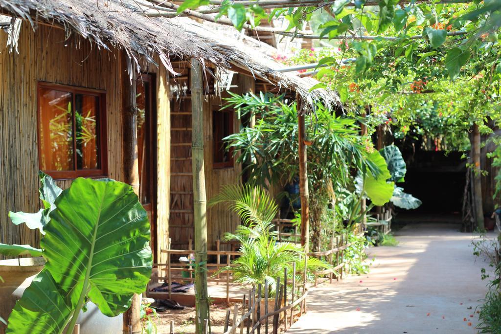 Chez Paou Hotel Sihanoukville Bagian luar foto