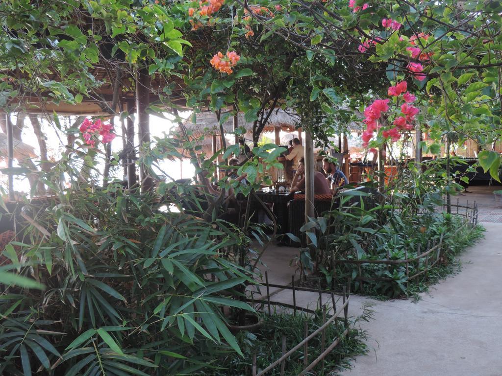 Chez Paou Hotel Sihanoukville Bagian luar foto
