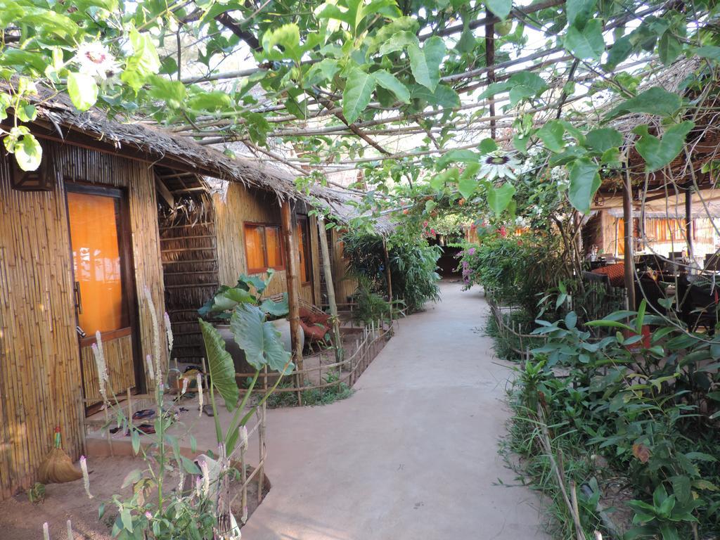 Chez Paou Hotel Sihanoukville Bagian luar foto