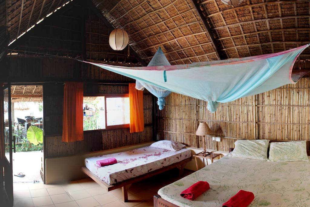 Chez Paou Hotel Sihanoukville Bagian luar foto