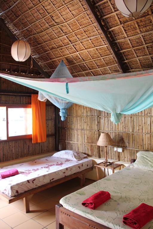 Chez Paou Hotel Sihanoukville Bagian luar foto