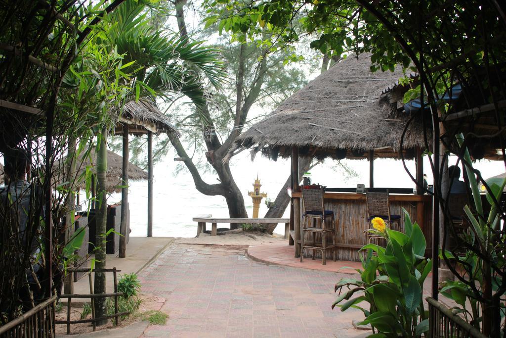 Chez Paou Hotel Sihanoukville Bagian luar foto